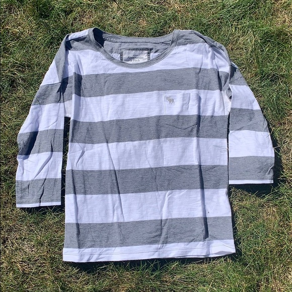 Abercrombie & Fitch Tee - Picture 1 of 7